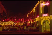 Singapore by night vid kinesiska ny&aring;ret &copy; Eric Hammerin